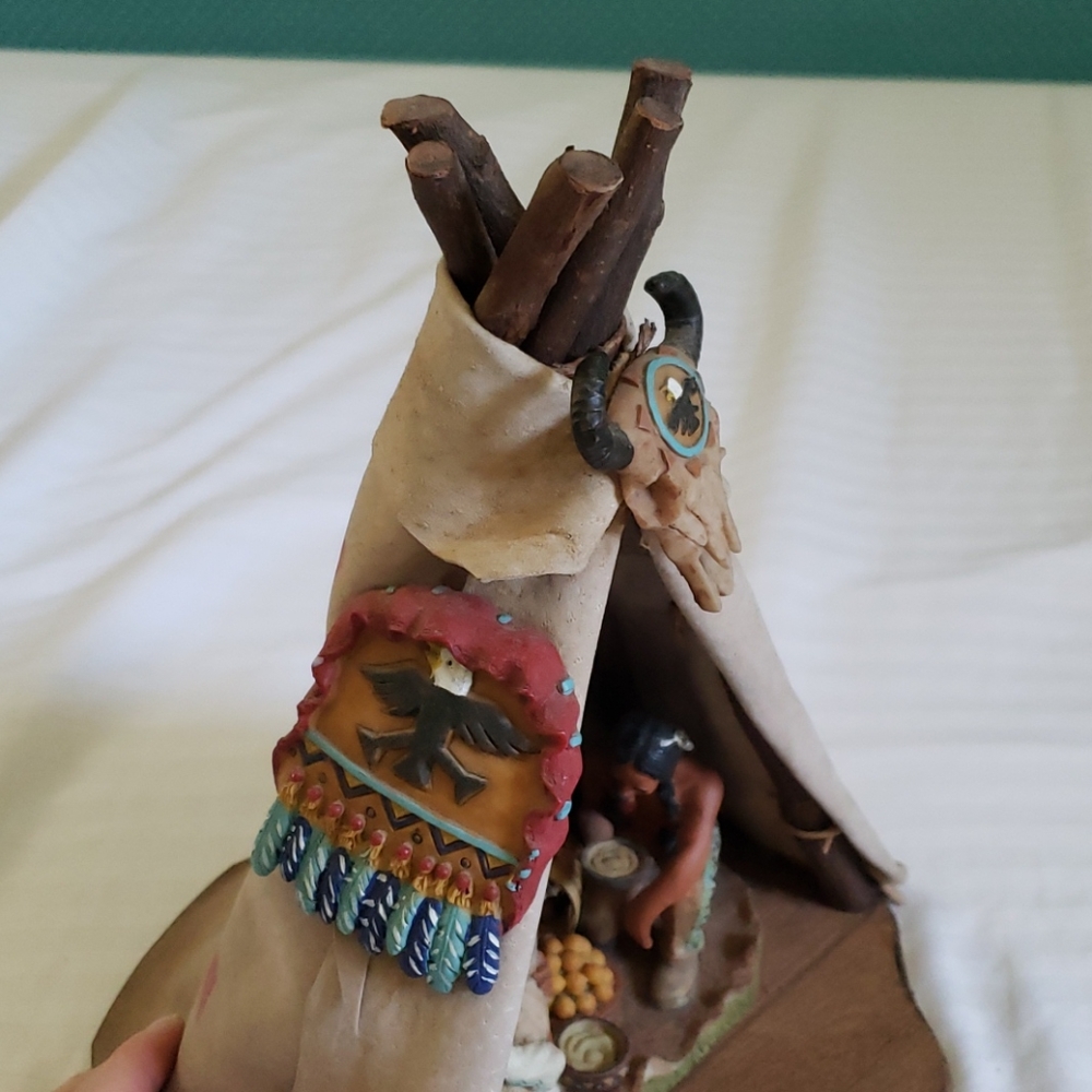 Figurines - Picture 2 of 5